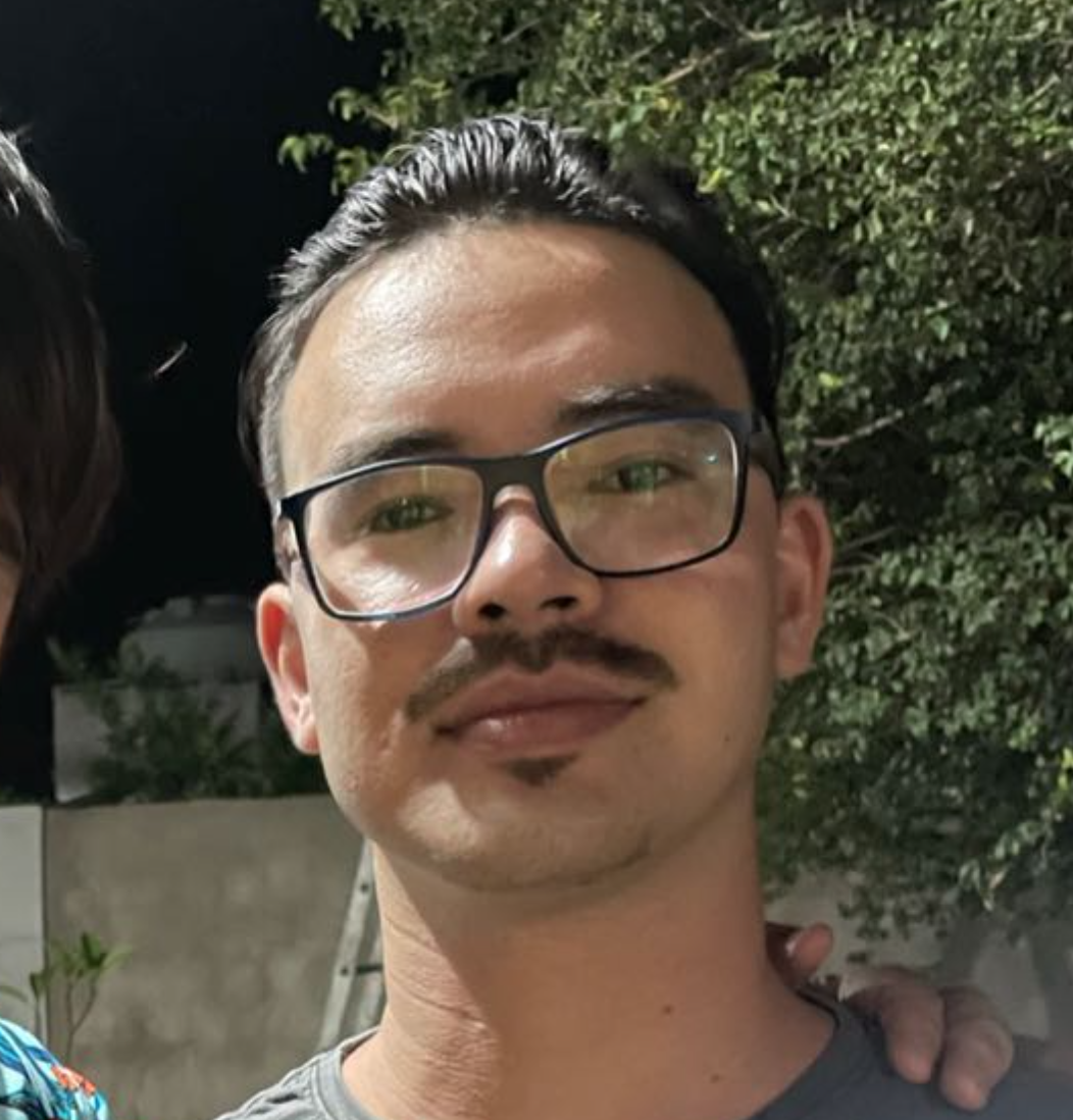 Dr. Lucas Aoki